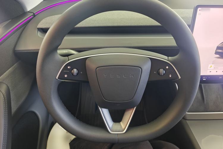 Used Tesla Model Y 2025 Rear-Wheel-Drive Version
