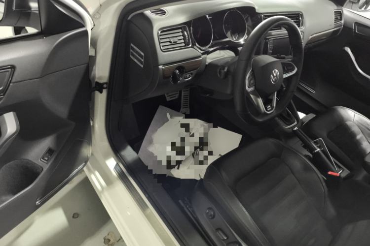 Used Volkswagen Sagitar 2015 230TSI Automatic Luxury Model
