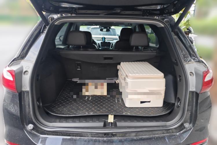 Used Chevrolet Equinox 2018 RS 550T Automatic All-Wheel-Drive Boundary Edition Trunk