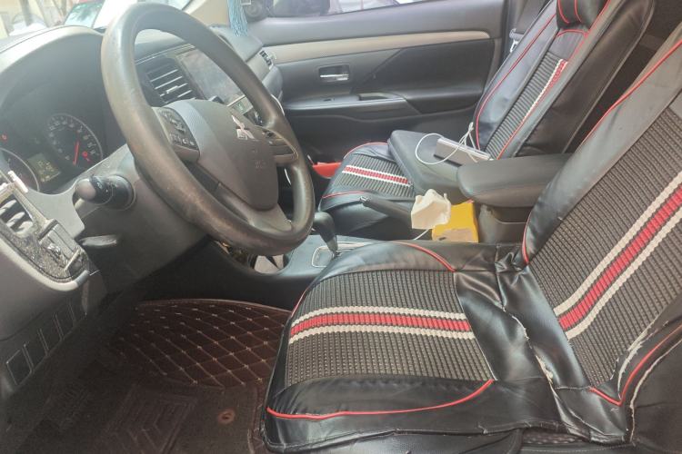 Used Mitsubishi Outlander 2016 2.0L Two-Wheel Drive Fashion Edition 5 Seats