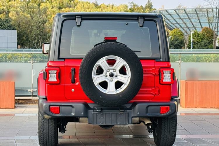 Used Jeep Wrangler 2019 2.0T Sahara Four-Door Version China VI Emission Standard
