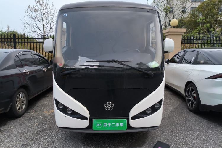 Used Guangtong Auto makeup Logistics Vehicle 2024 3.1T 2-Seater 4.99-Meter All-Electric Closed Cargo Van with 41.86 kWh Front