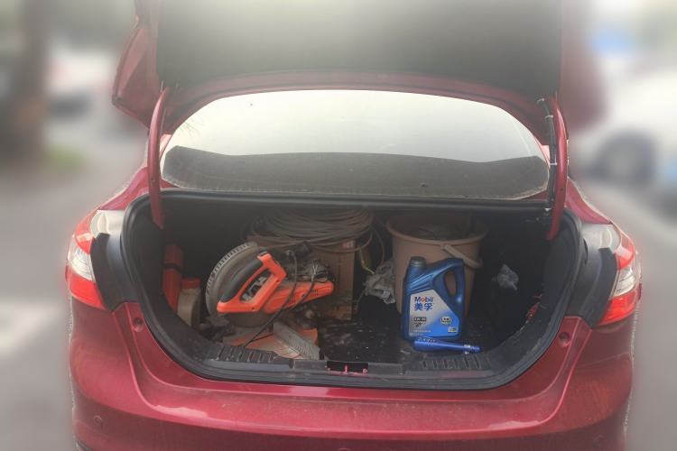 Used Ford Focus 2012 Sedan 1.6L Automatic Fashion Edition
