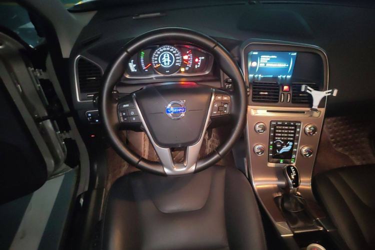 Used Volvo XC60 2016 T5 Smart Upgrade Model

