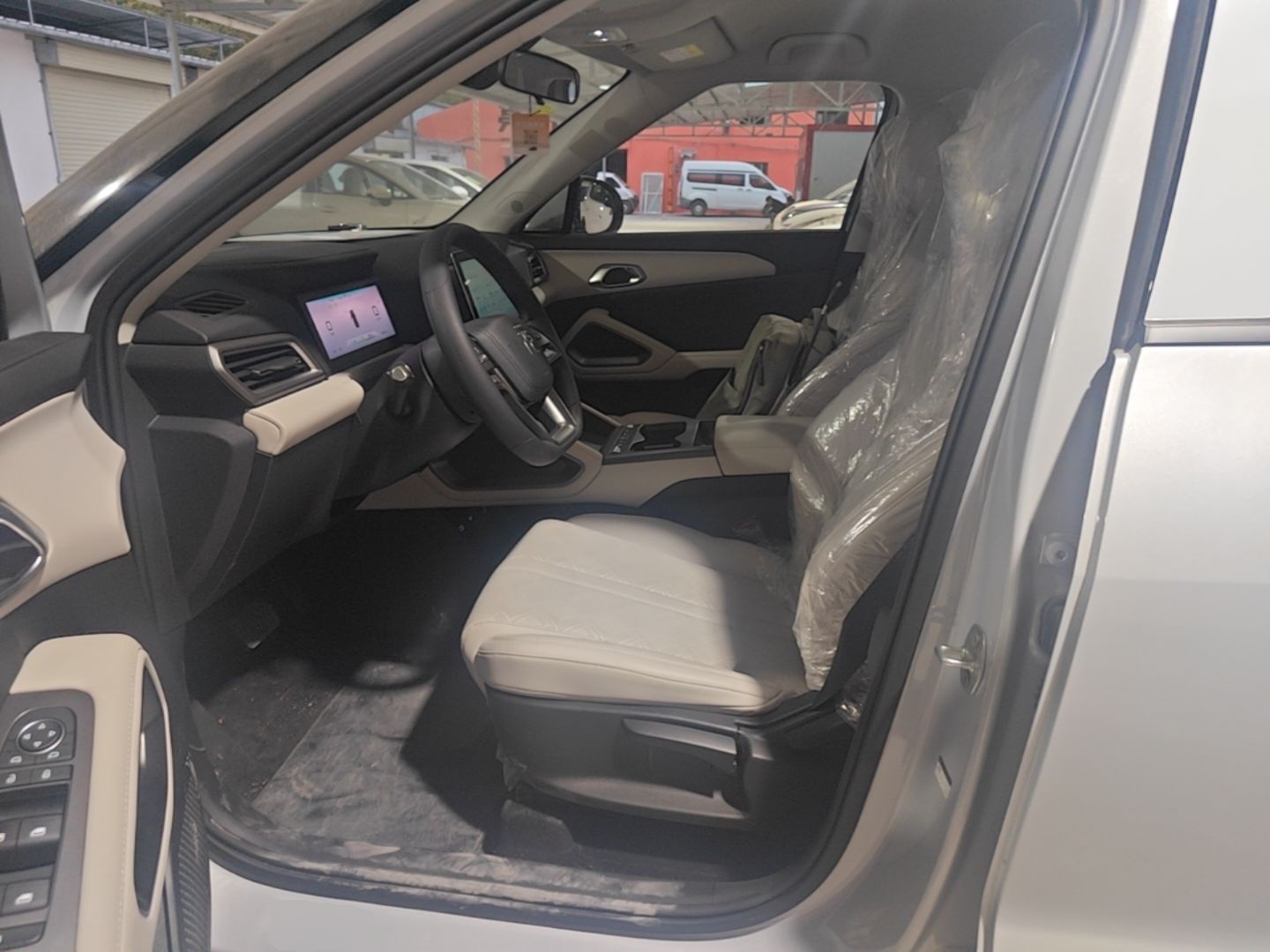 BYD Yuan UP 2025 Model 301KM Leading Version — снимка 17
