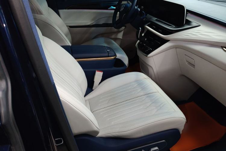 Used Buick GL8 2023 Avenir Avia Four-Seat Prestige Edition
