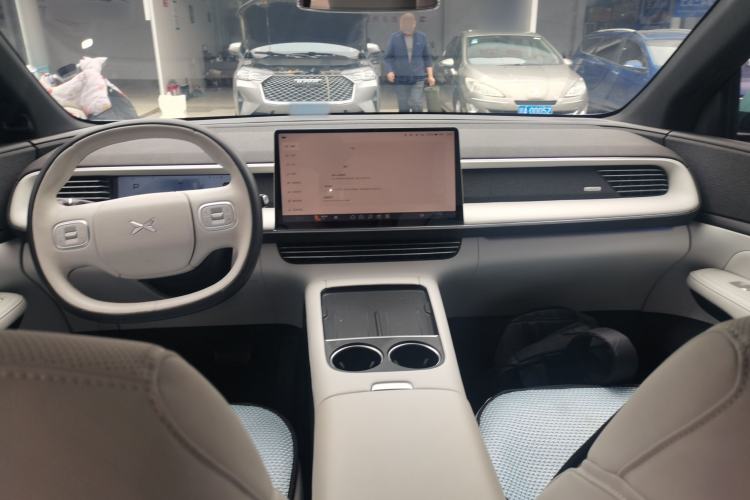 Used XPeng G6 2023 580 Long-Range Pro Center Console