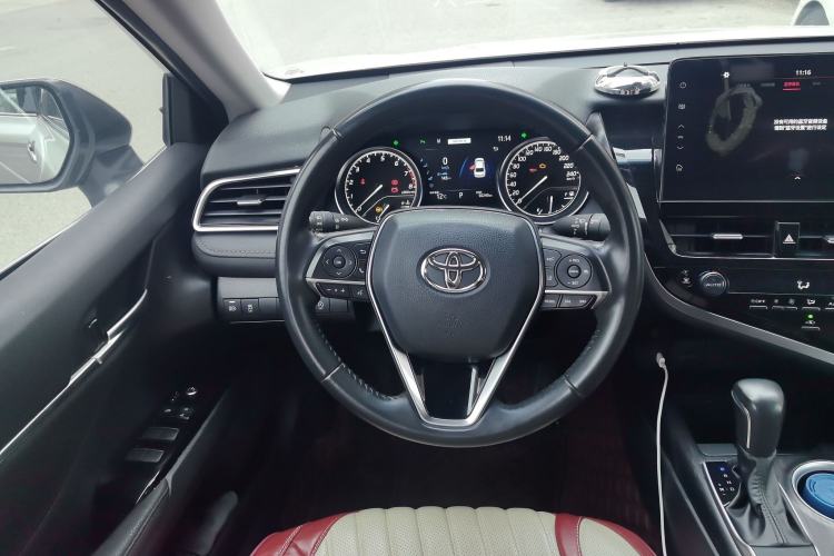 Used Toyota Camry 2023 2.0G Luxury Edition
