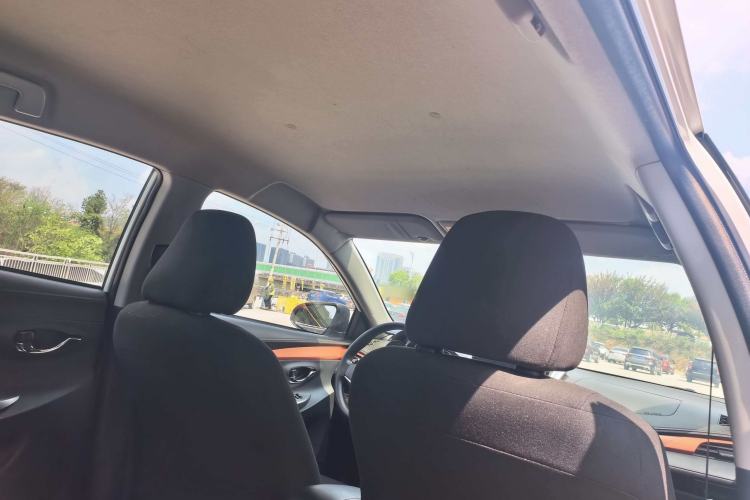 Used Toyota YARiS L Zhi Xuan 2015 1.5E Automatic Charm Edition Headliner