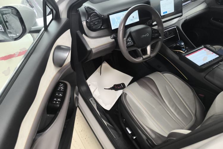 Used BYD Frigate 07 2024 HONOR Edition DM-i 205KM Flagship Model