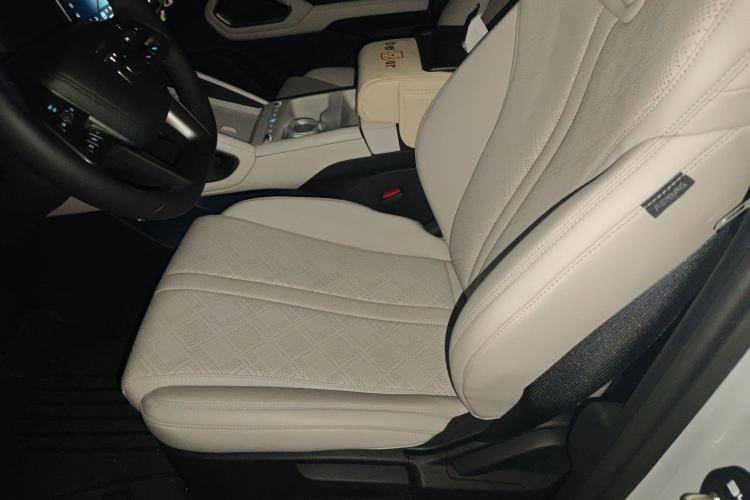 Used BYD Yuan UP 2025 Intelligent Driving Version 401 KM Dynamic Edition
