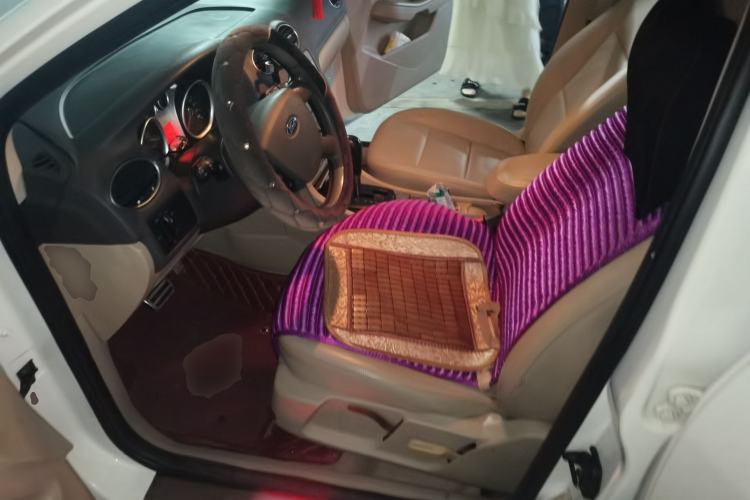 Used Ford Focus 2011 Hatchback 1.8L Automatic Fashion Edition Left Front Seat