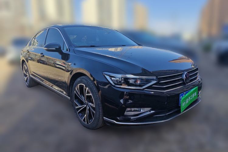 Used Volkswagen Magotan 2020 330TSI DSG Luxury Edition Front Right 45 Deg