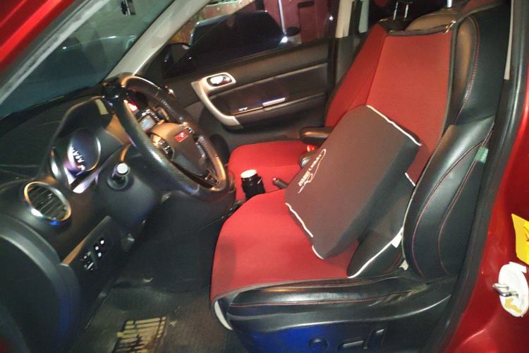 Used Haval H6 2013 Upgraded Model 2.4L Automatic Two-Wheel Drive Prestige Version
