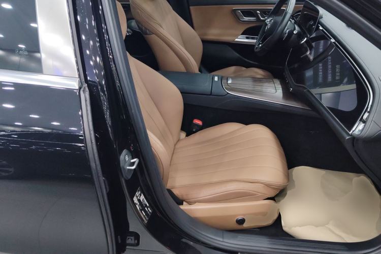 Used Mercedes-Benz E-Class 2024 E 300 L Luxury Model
