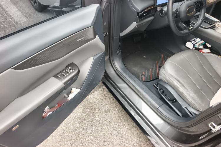 Used Lynk & Co 07 2024 EM-P 126 Long-Range Halo Driver Seat