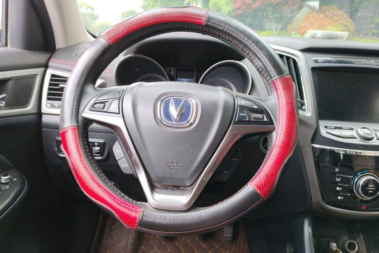 Used CHANGAN CS75 2017 Shangkui Edition 1.5T Manual Fengxiang Model Steering Wheel