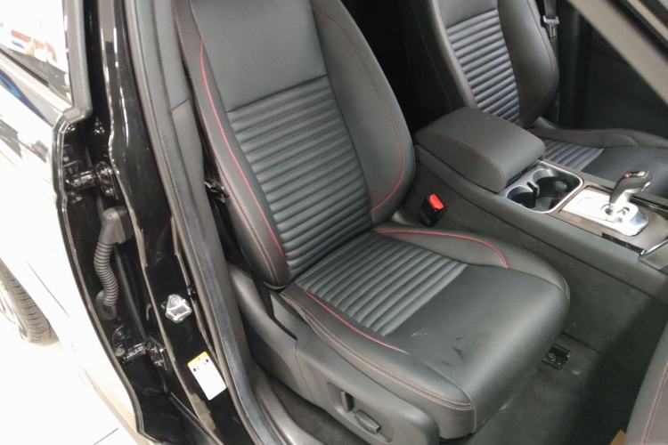 Used Land Rover Discovery Sport 2020 249 PS R-Dynamic Performance Edition Right Front Seat