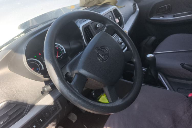 Used CHANGAN KAICHENG Ruixing M60 2023 1.5L GDI Comfort-Class Passenger Vehicle 6/7 Seats Steering Wheel