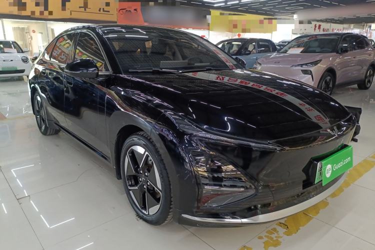 Used Wuling Xingguang 2024 Co-Creation Edition 510 Advanced Model Front Right 45 Deg