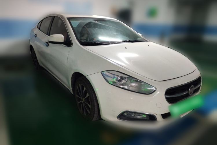 Used Fiat Viaggio 2015 1.4T Automatic Enjoyment Edition Front Right 45 Deg