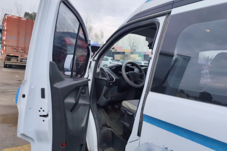 Used Ford Transit 2017 2.0T Diesel Multi-Purpose Commercial Vehicle Mid-Drive Mid-Roof China IV Standard
