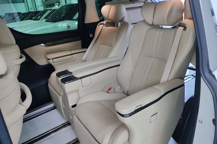 Used Toyota Alphard 2021 Dual-Engine 2.5L Prestige Edition
