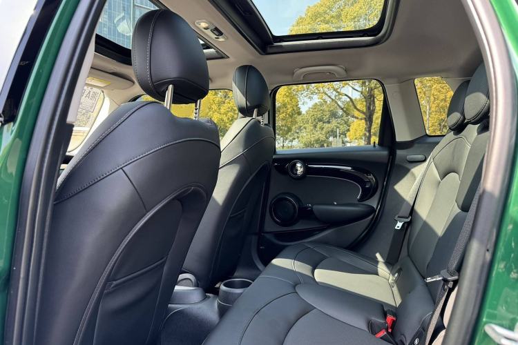 Used MINI MINI 2022 Updated 1.5T COOPER Classic Edition Five-Door Version