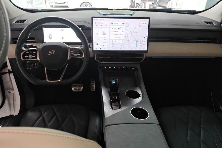 Used JETOUR Shanhai L9 2024 1.5TD 2DHT Pro 7-Seater Center Console