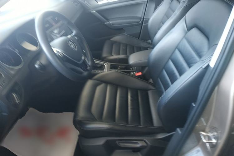 Used Volkswagen Golf 2015 1.4TSI Automatic Luxury Model Left Front Seat