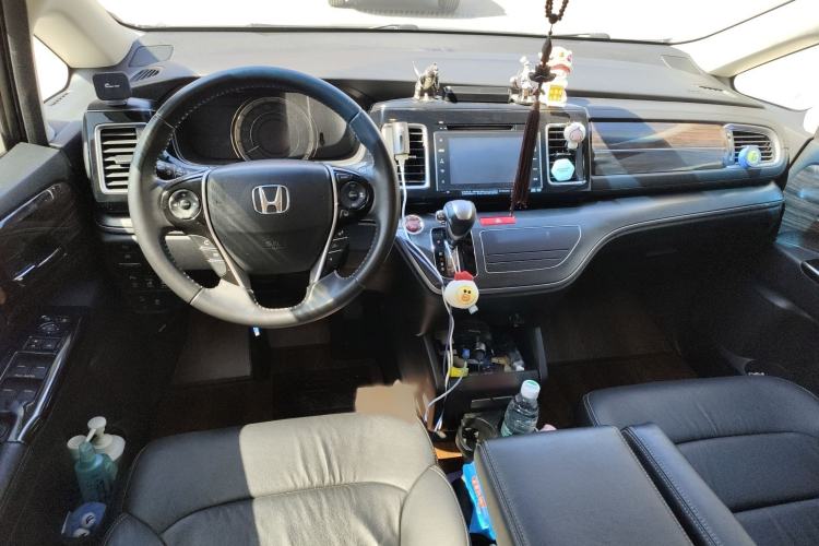 Used Honda Elysion 2016 2.4L Supreme Edition Interior 2