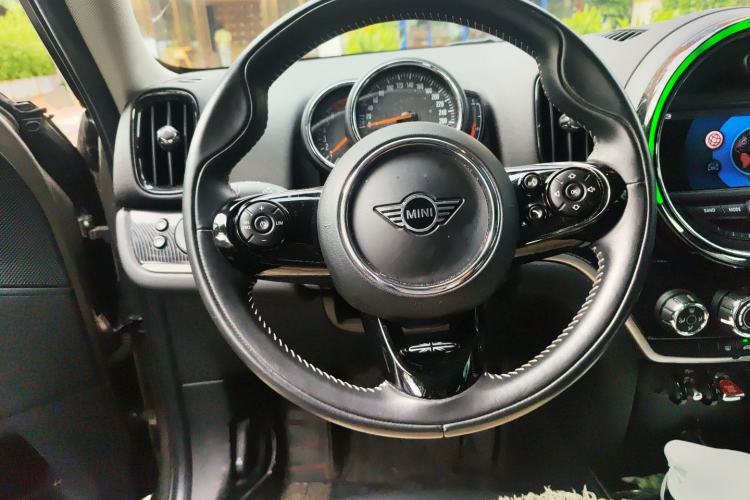 Used MINI Countryman 2019 1.5T COOPER ALL4 Artist Weekend Travel Edition
