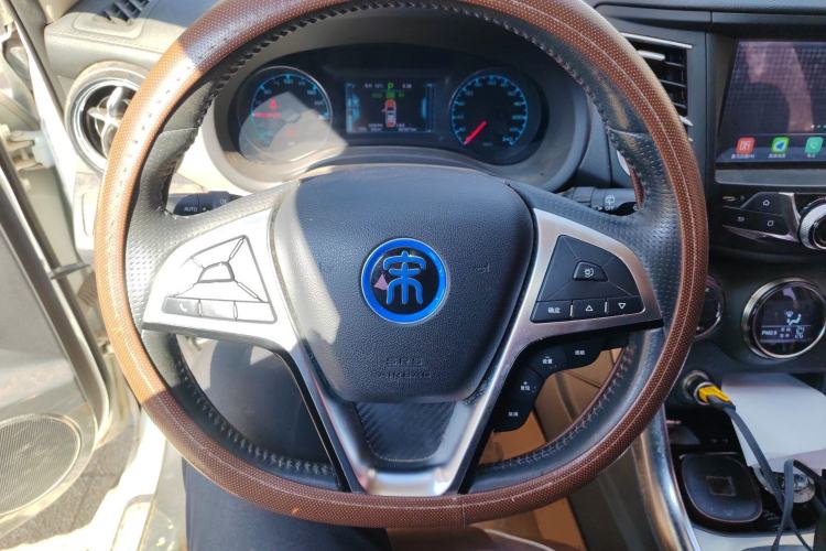 Used BYD Song New Energy 2017 Song DM 1.5TID All-Wheel Drive Luxury Model Steering Wheel