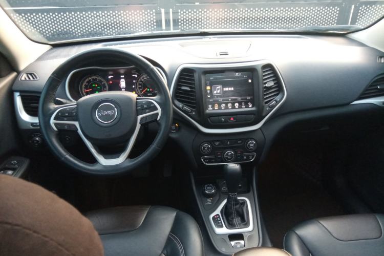 Used Jeep Cherokee 2015 2.4L Elite Edition

