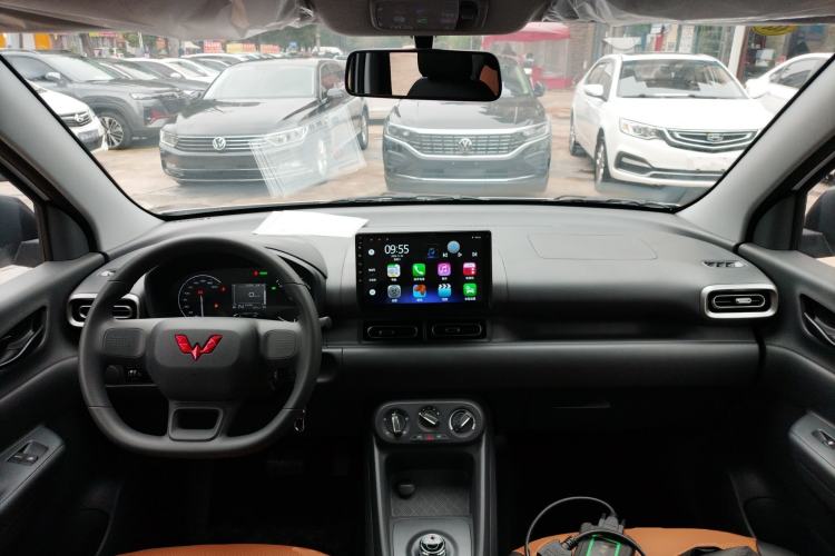 Used Wuling Hongguang New Energy 2025 Extended-Range Hybrid 50 km Utility Version