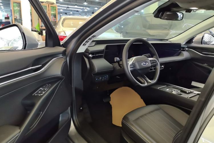 Used Ford Mondeo 2025 2.0T EcoBoost Luxury Version Driver Seat