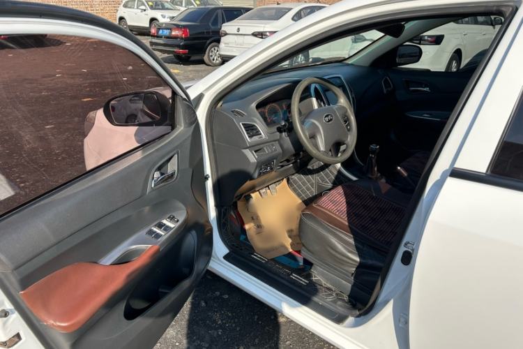 Used BYD F3 2015 Energy-Efficient Model 1.5L Manual Comfort Edition