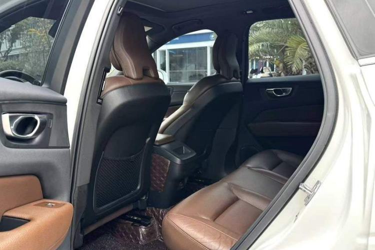 Used Volvo XC60 2022 B5 4x4 Zhiyi Luxury Edition