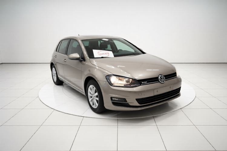 Used Volkswagen Golf 2014 1.6L Manual Fashion Edition
