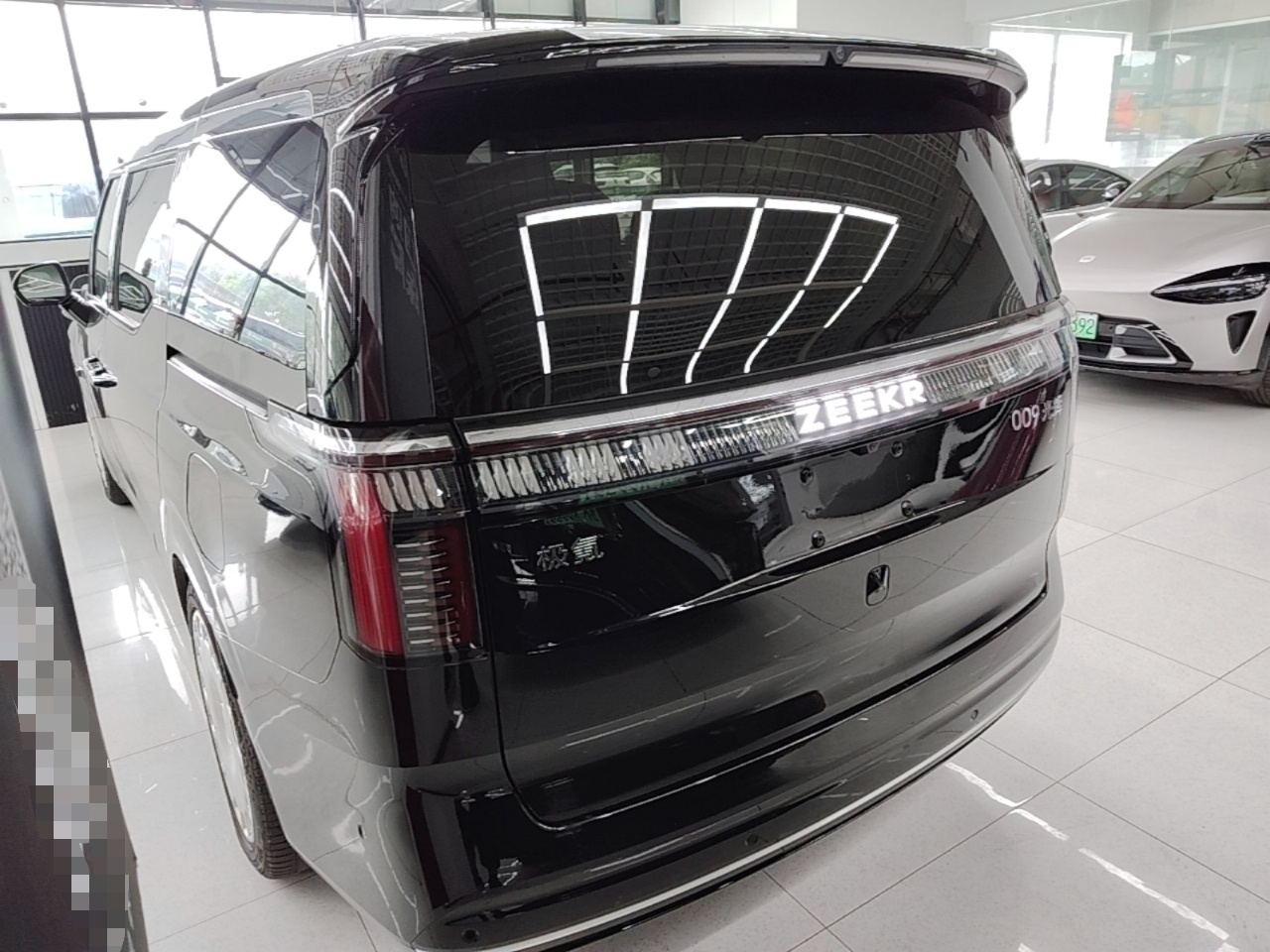 Zeekr 009 2024 GAC Trumpchi — снимка 4