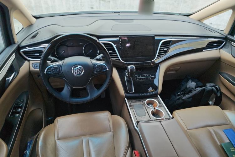 Used Buick GL8 2018 ES 28T Luxury Model China VI Standard Center Console