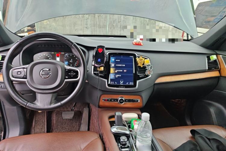 Used Volvo XC90 2021 B6 Zhiyi Luxury Edition 7-Seater Center Console