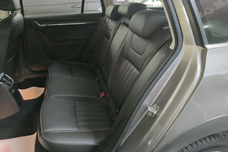 Used Skoda Octavia 2019 TSI280 DSG Flagship Wagon China VI Standard
