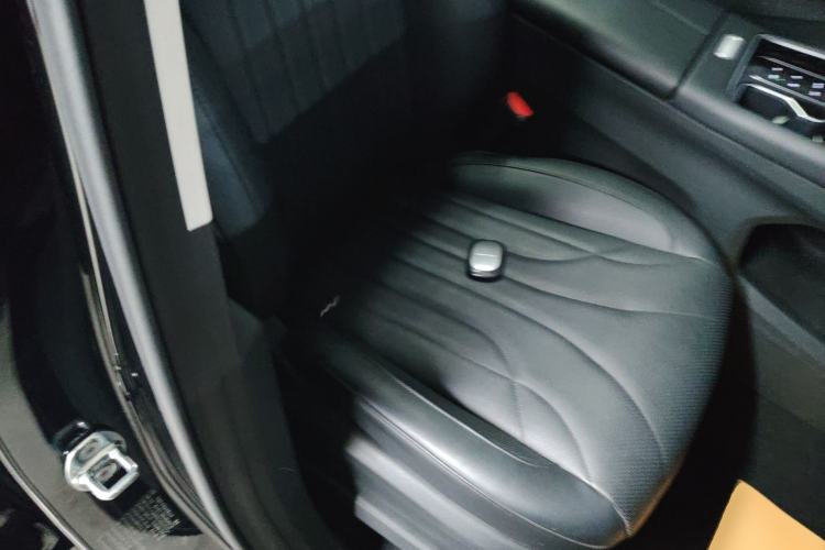 Used Chery Fengyun T9 2024 120 Long-Range Comfort Version 7-Seater Lithium-Ion Battery Right Front Seat