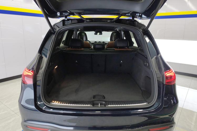 Used Mercedes-Benz GLC 2023 GLC 260 L 4MATIC Dynamic Edition 5-seater