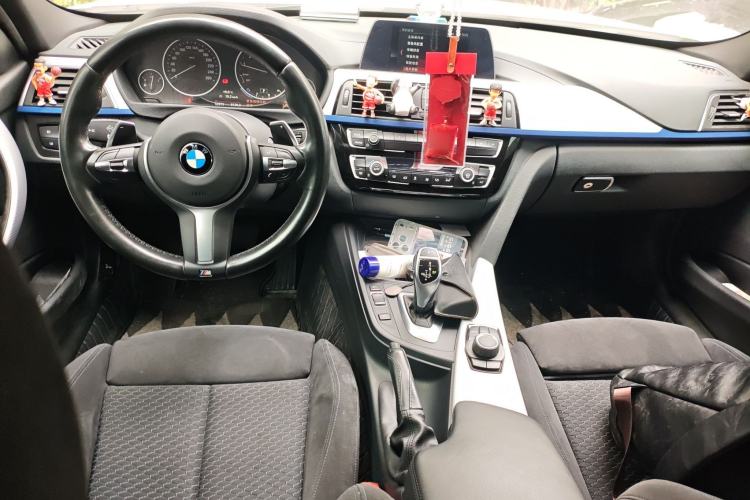Used BMW 3 Series 2018 320i M Sport Package Center Console