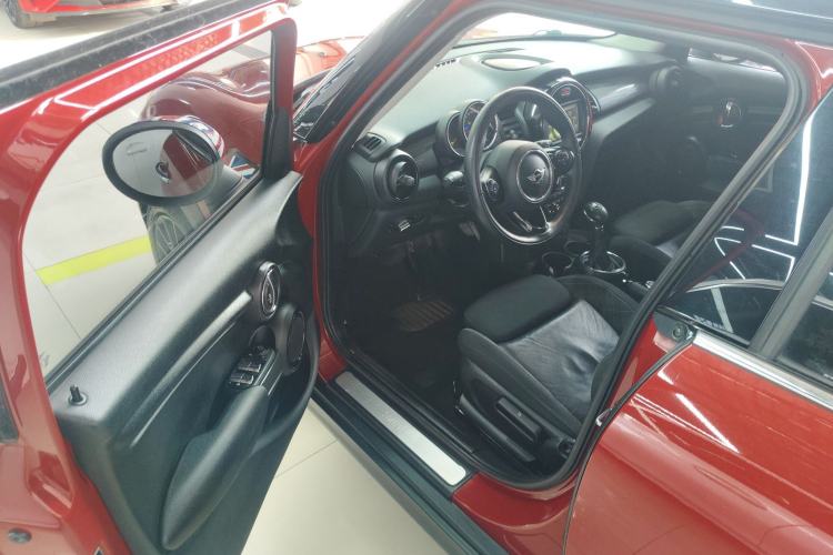 Used MINI 2015 1.5T COOPER Fun Five-Door Edition
