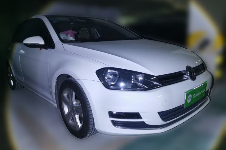 Used Volkswagen Golf 2014 1.4TSI Automatic Luxury Model Front Right 45 Deg