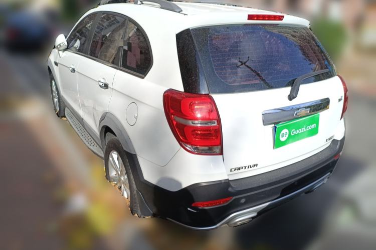 Used Chevrolet Captiva 2015 2.4L 4x4 Flagship Edition 7-Seater
