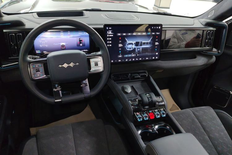 Used Formula Leopard 5 2023 Cloud Ride Flagship Edition
